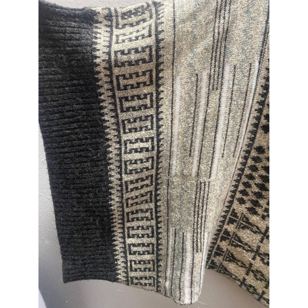 YAIRA Cowl Neck Geometric Print Poncho Sweater One Size Fits Most/S - Picture 7 of 9